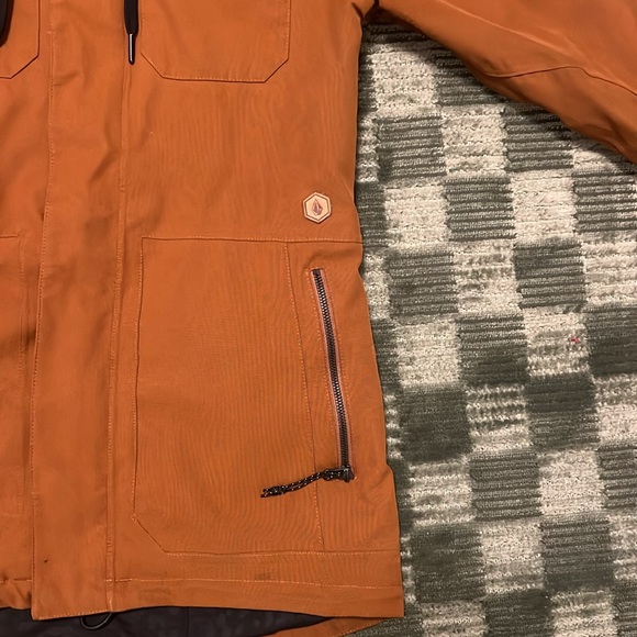 Volcom Snowboarding Jacket - Picture 3 of 4